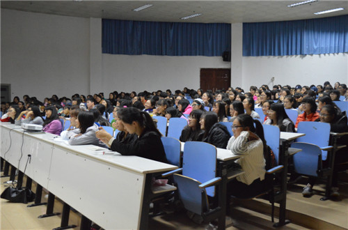     外国语学院积极组织新生参加心理健康观影活动