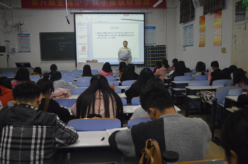 外国语学院成功举行外籍教师系列讲座 
