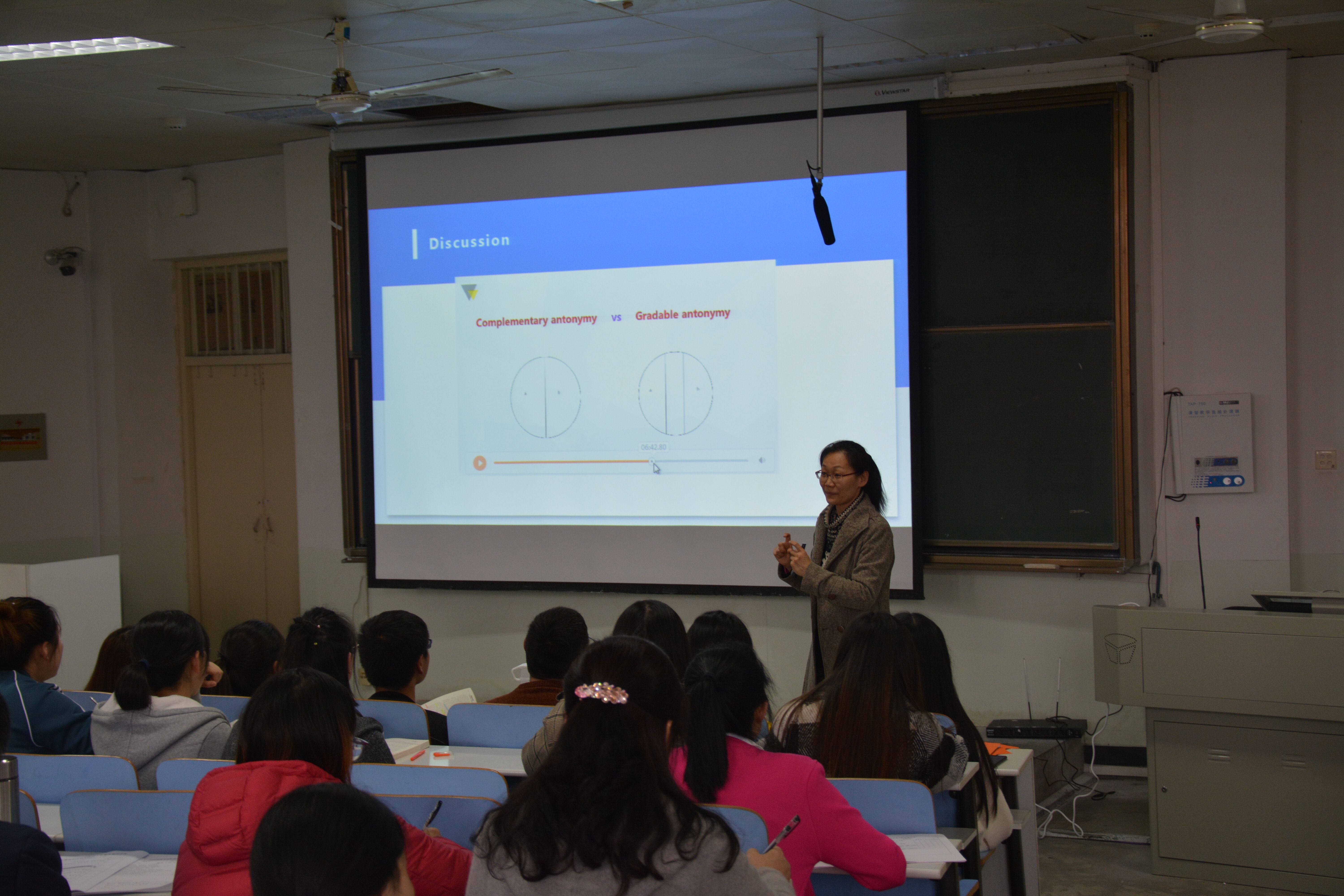 外国语学院成功举办2019年教师教学大奖赛决赛