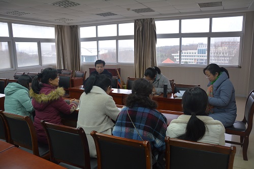 外国语学院各教工党支组织学习《中国共产党支部工作条例（试行）》