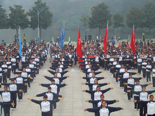 外国语学院在2013年新生广播体操大赛中获佳绩