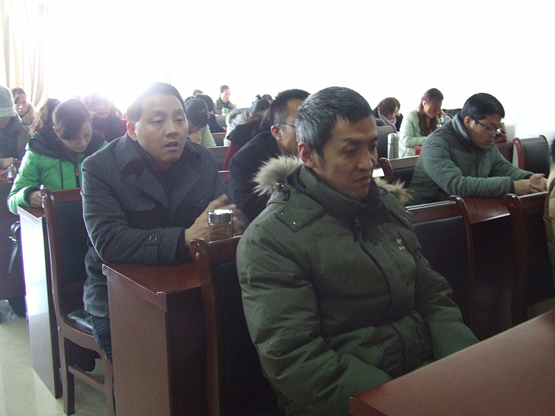 外国语学院召开2014年度教职工大会