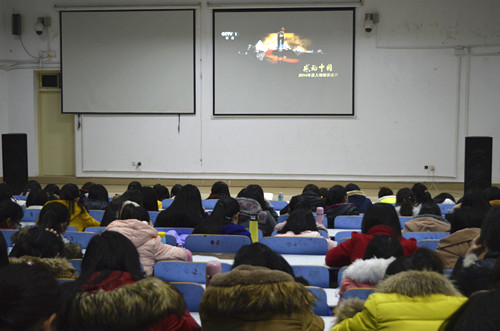 外国语学院组织学生观看2015年《感动中国》颁奖晚会